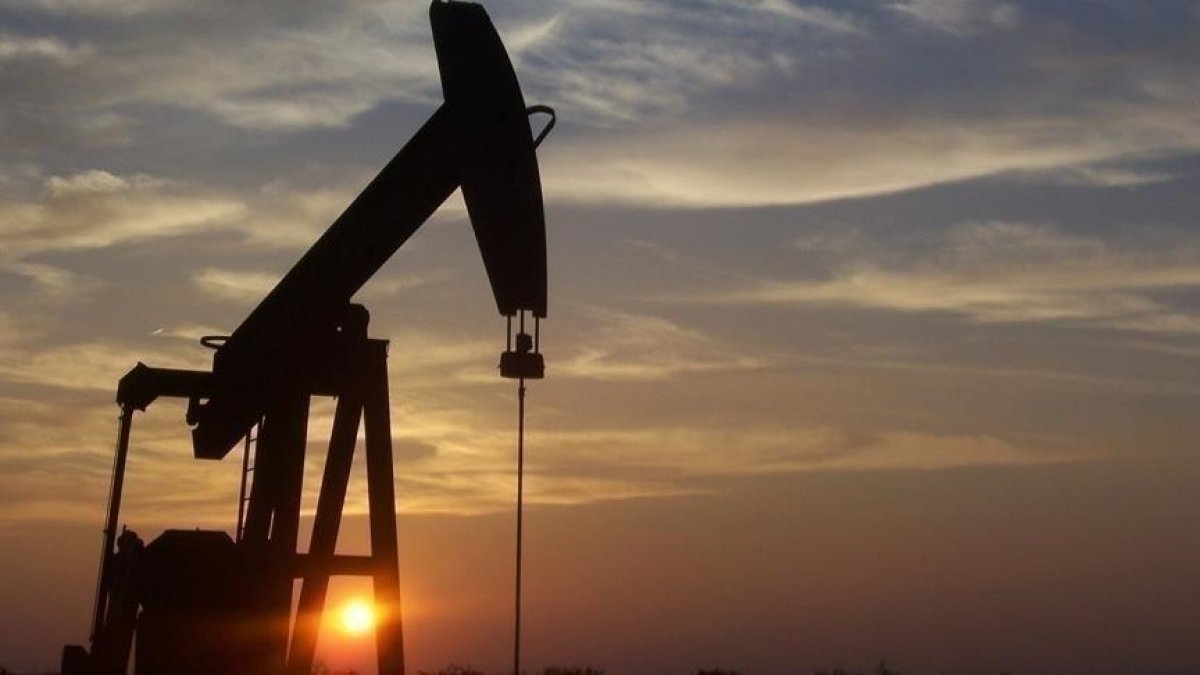 Brent petrolün varil fiyatı 120 doları aştı