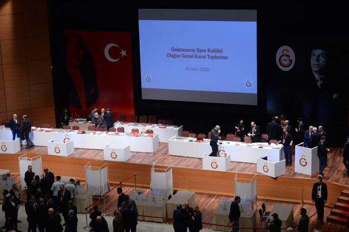 Galatasaray'da tarihi genel kurul! İbrasızlık, seçim kararı ve 12 saat...