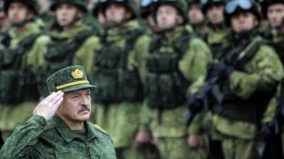 savasa-dahil-olacagi-arguman-edilen-belarus-kimi-ukraynali-diplomatlarin-ulkeyi-terk-etmesini-istedi-vC5wTBye.jpg