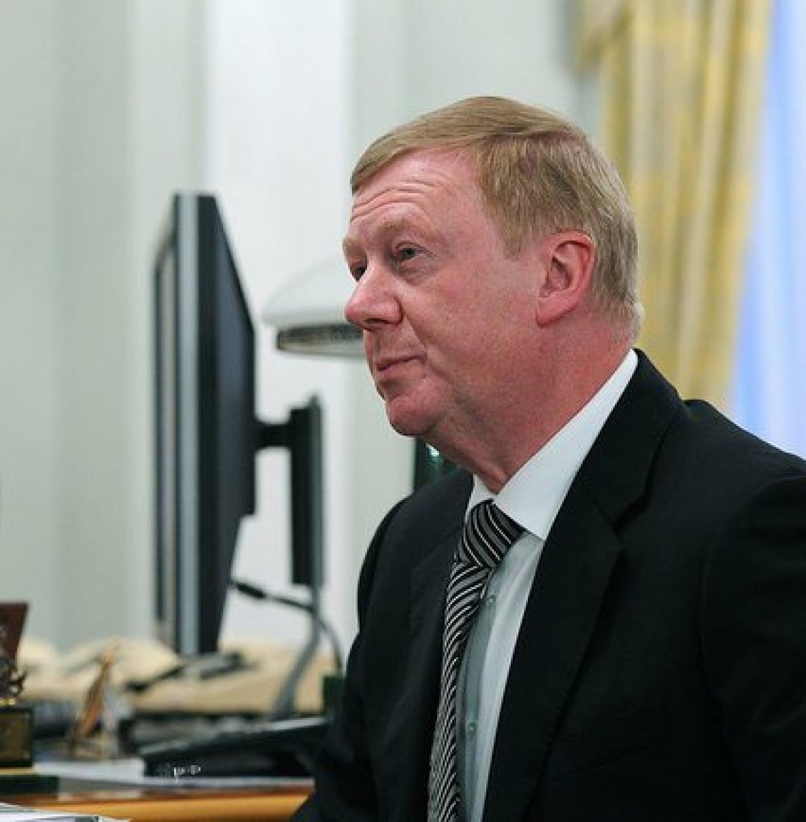 Vladimir Putin'in özel temsilcilerinden Anatoli Çubays istifa etti