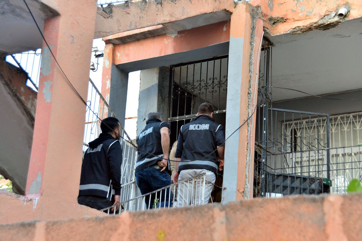 Adana'da 'çete' operasyonunda 30 kişi yakalandı