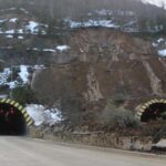 bolu-dagi-tunelinde-heyelan-yolu-acma-calismalari-suruyor-WwmvVGA7.jpg