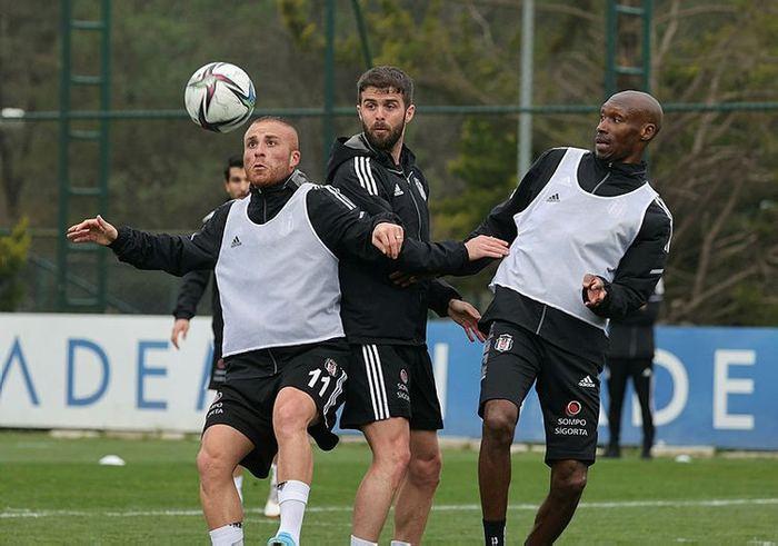 Valerien Ismael Beşiktaş'ta 3 oyuncunun üstünü çizdi!