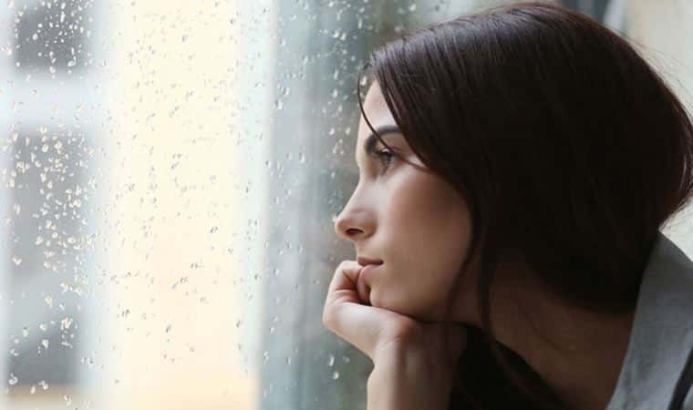 Uzm. Klinik Psikolog Selin Küçük, mevsimsel depresyonun sonbahar ve kış aylarında ortaya çıkabileceğini belirterek yapılan araştırmaların hava ...